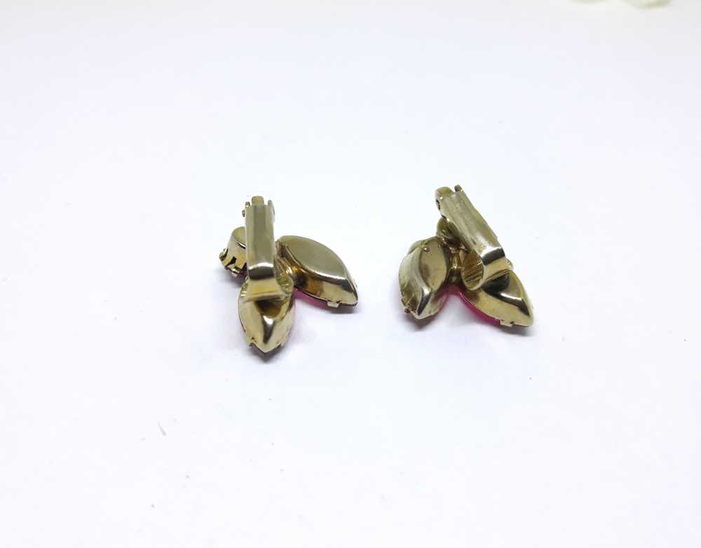 Gorgeous Pink Marquis Clip-on Earrings - 1940s/50s - image 5