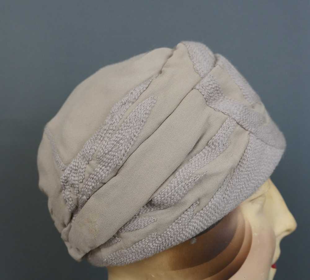 Vintage 1920s Hat Beige Silk Crepe by John Trinne… - image 7
