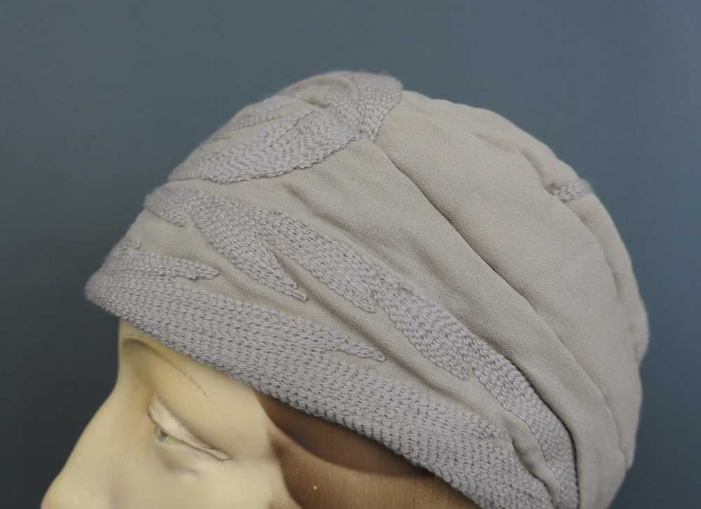Vintage 1920s Hat Beige Silk Crepe by John Trinne… - image 8