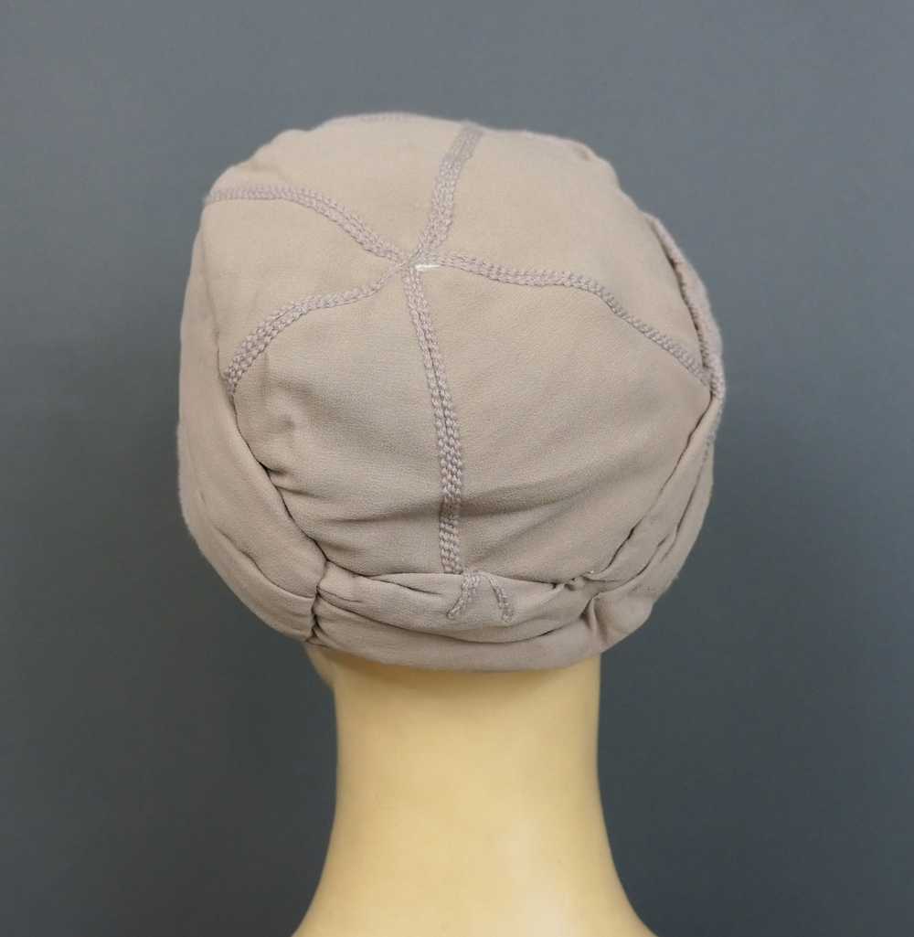 Vintage 1920s Hat Beige Silk Crepe by John Trinne… - image 9