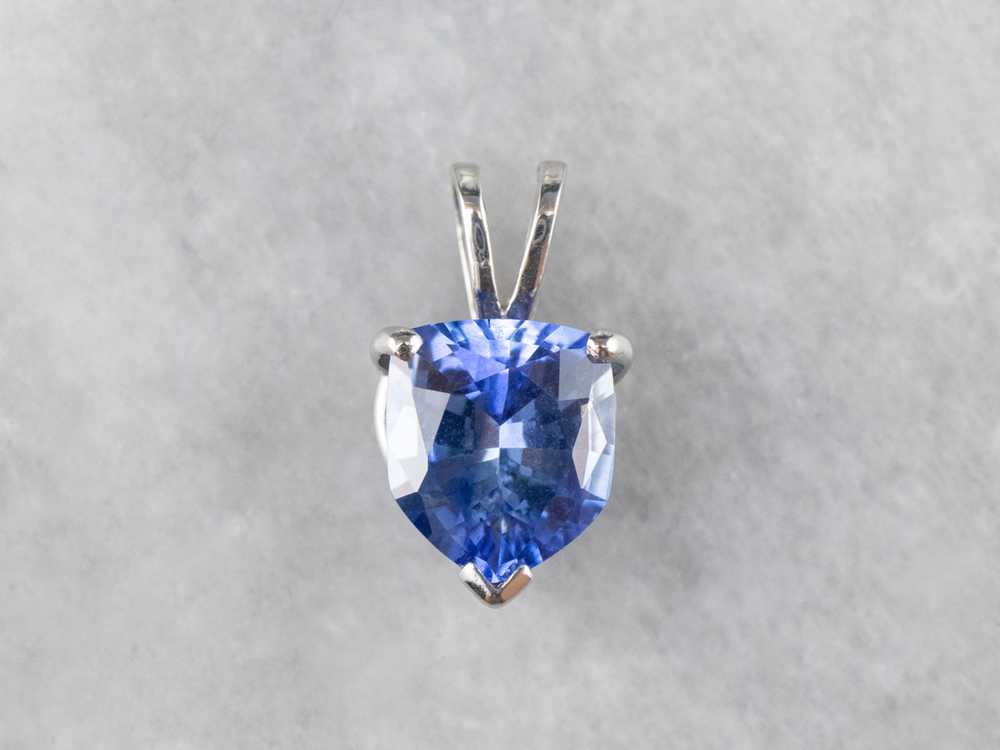 Exquisite Ceylon Sapphire Solitaire Pendant - image 2