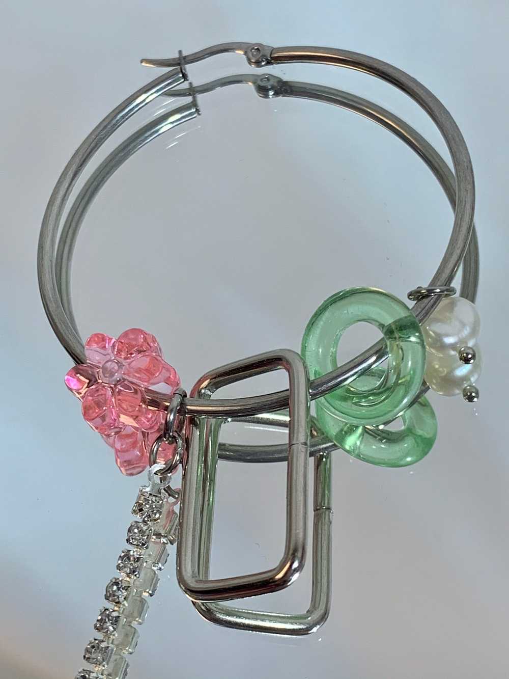 Rhinestone pearl hoop single earring - image 6