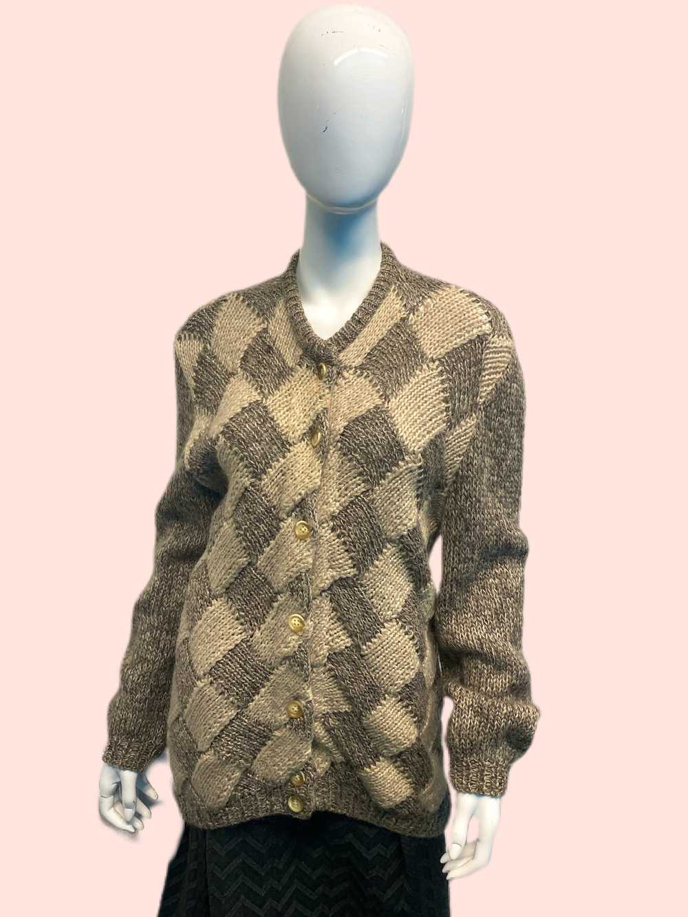 1980’s Gucci Contrast Wool Lattice Knit Cardigan - image 3