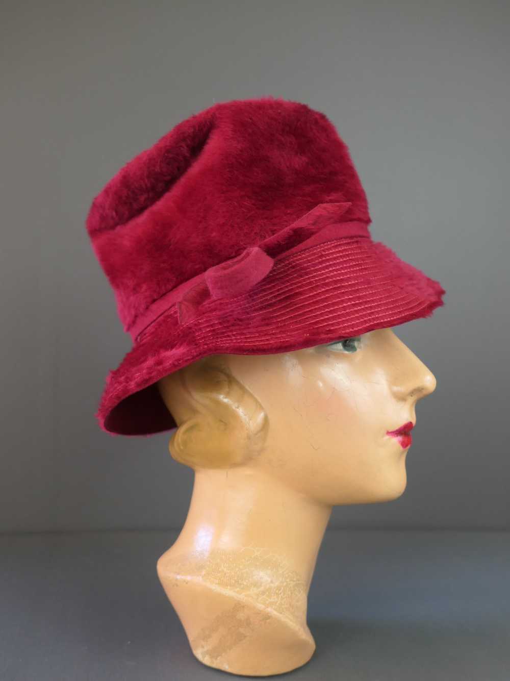 Vintage Dark Red Plush Hat 1960s fits 21 inch hea… - image 6