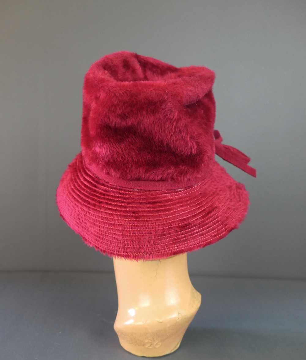 Vintage Dark Red Plush Hat 1960s fits 21 inch hea… - image 9