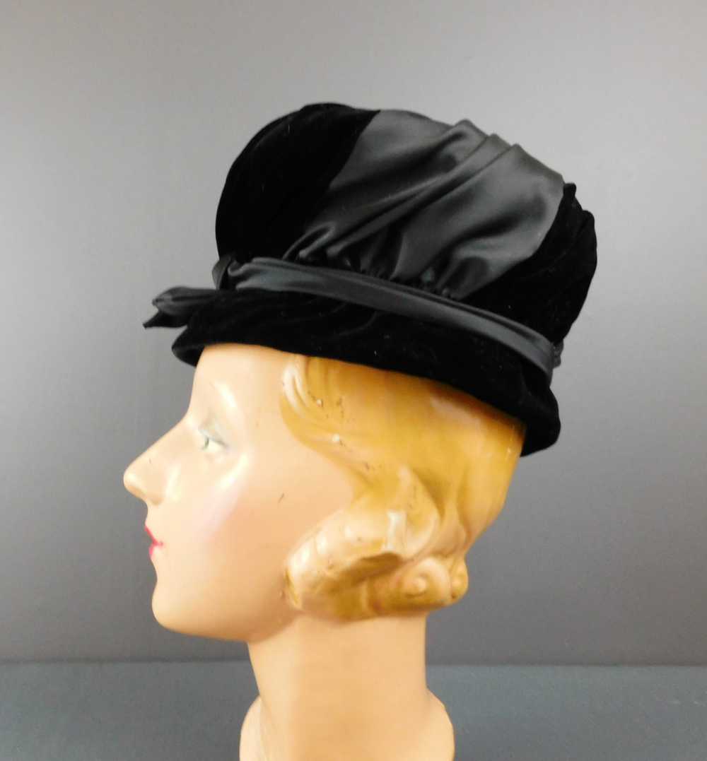 Vintage Black Velvet & Satin Hat 1960s, 21 inch h… - image 4