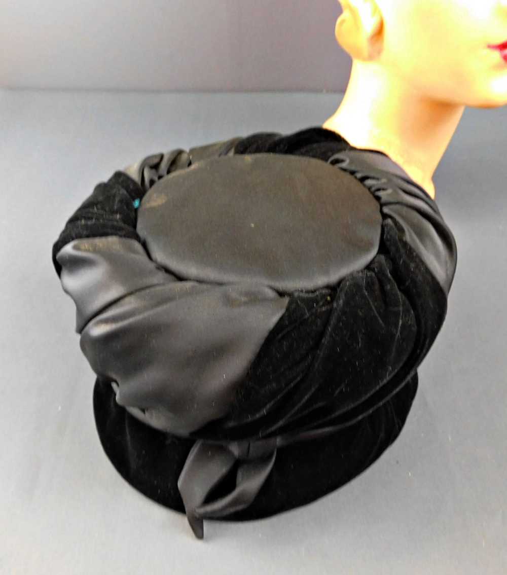 Vintage Black Velvet & Satin Hat 1960s, 21 inch h… - image 8