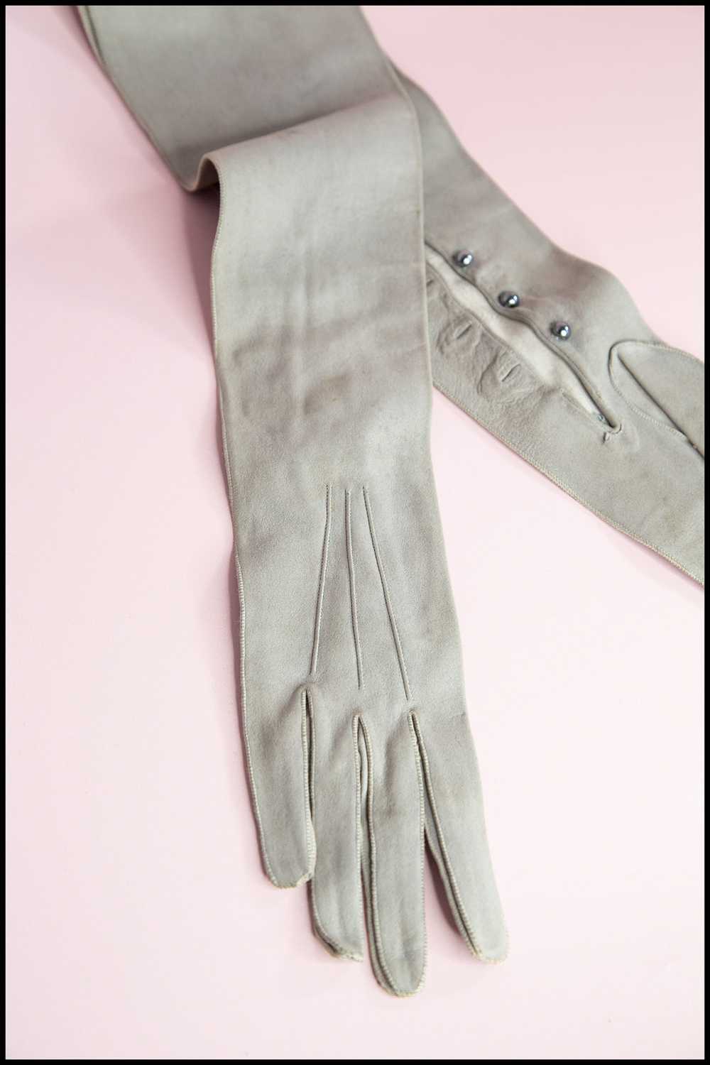 Vintage 1950s Grey Leather Long Gloves - image 4