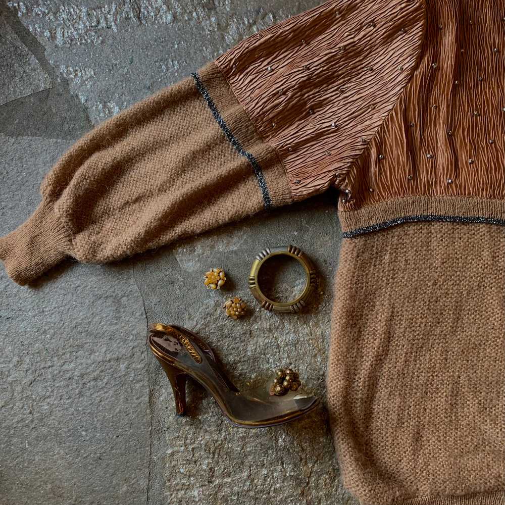 1980s Mohair and Plisse Caramel & Copper Sweater - image 9