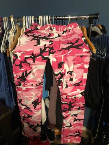Women's green and pink camo cargo pants