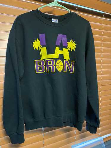 Jerzees Lebron James LA Lakers crew neck sweatshir