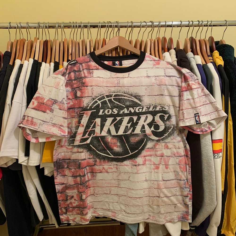 Lebron James #23 Nike LA Lakers Gold T-Shirt Women's Large (L