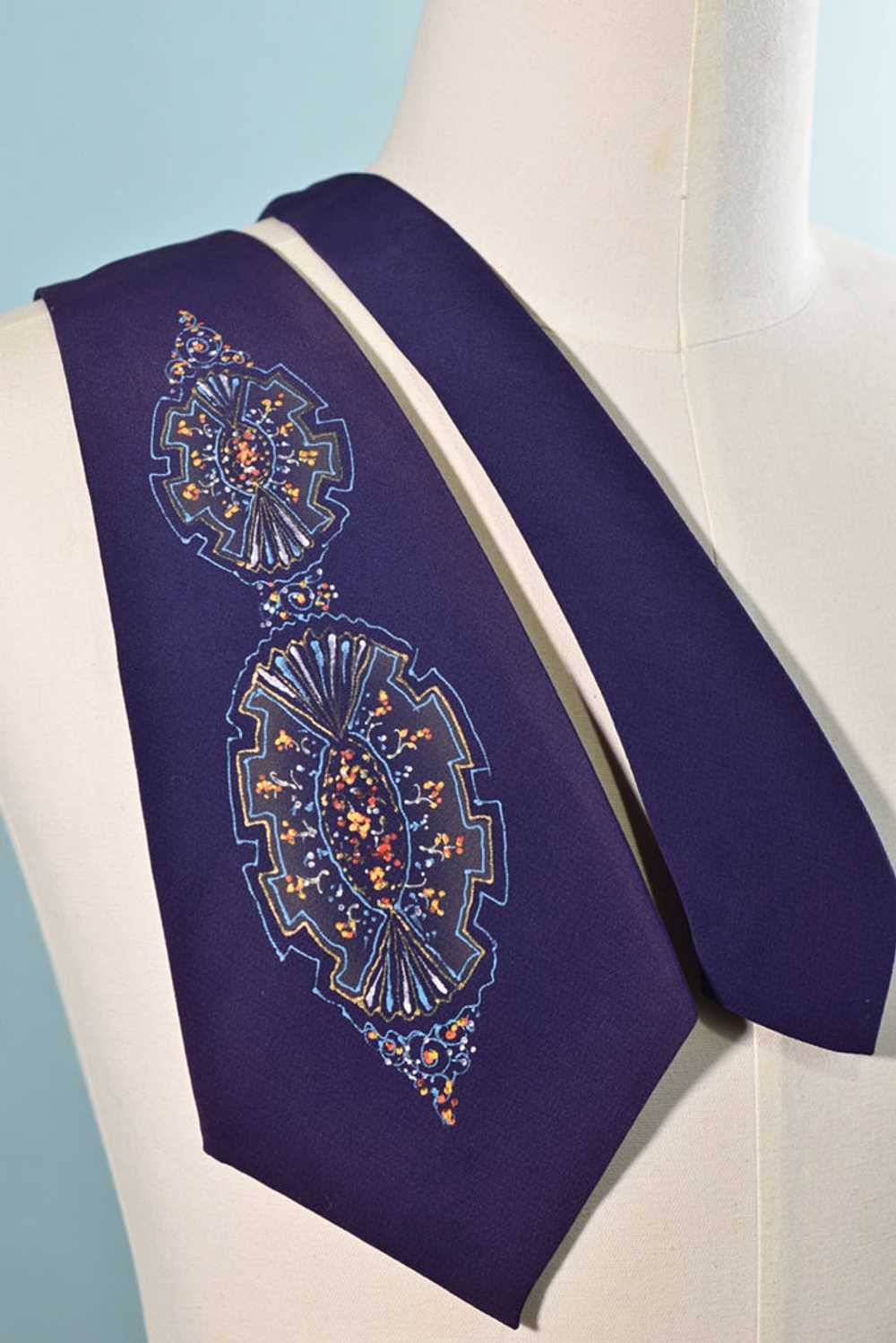 Vintage 40s/50s Mens Purple Hand Painted Necktie,… - image 4