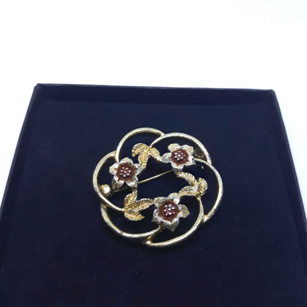 Lovely, Versatile Sarah Coventry Brooch 1960s/70s - image 3