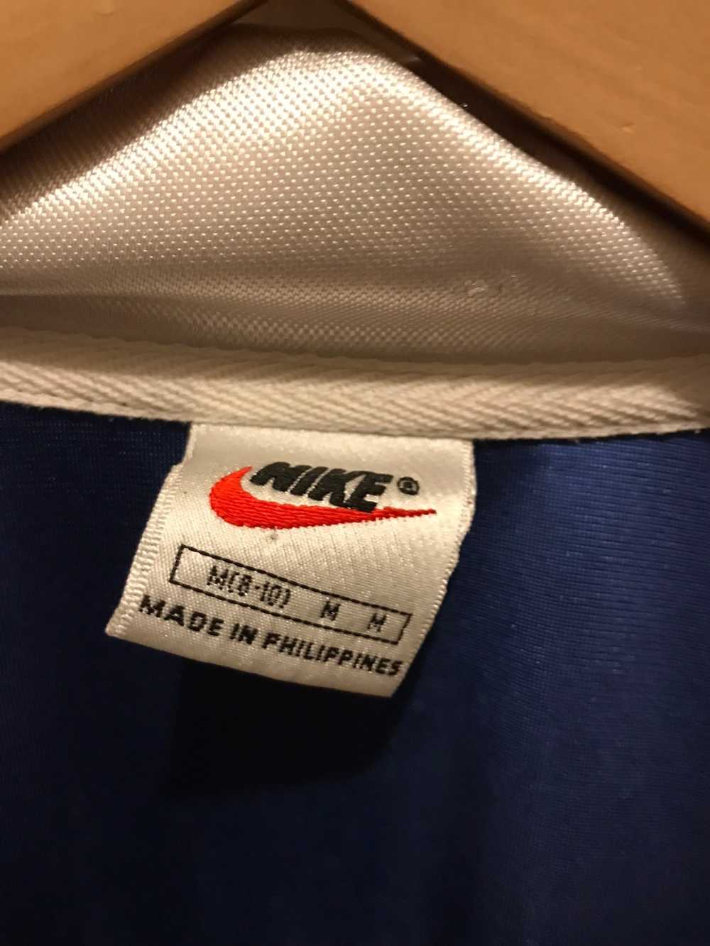 Nike × Vintage Vintage 90s Nike Warm Up Shirt - image 3