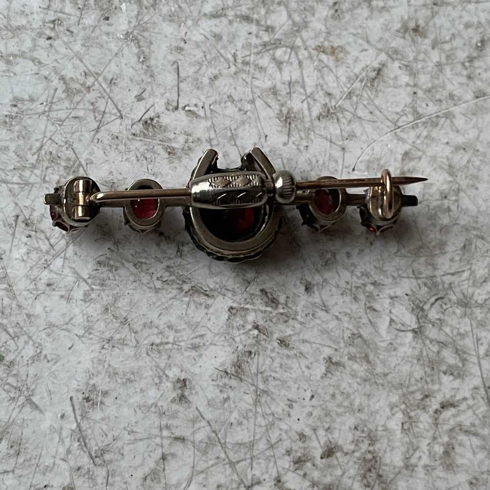 Victorian garnet, seed pearl and white gold Brooch - image 5
