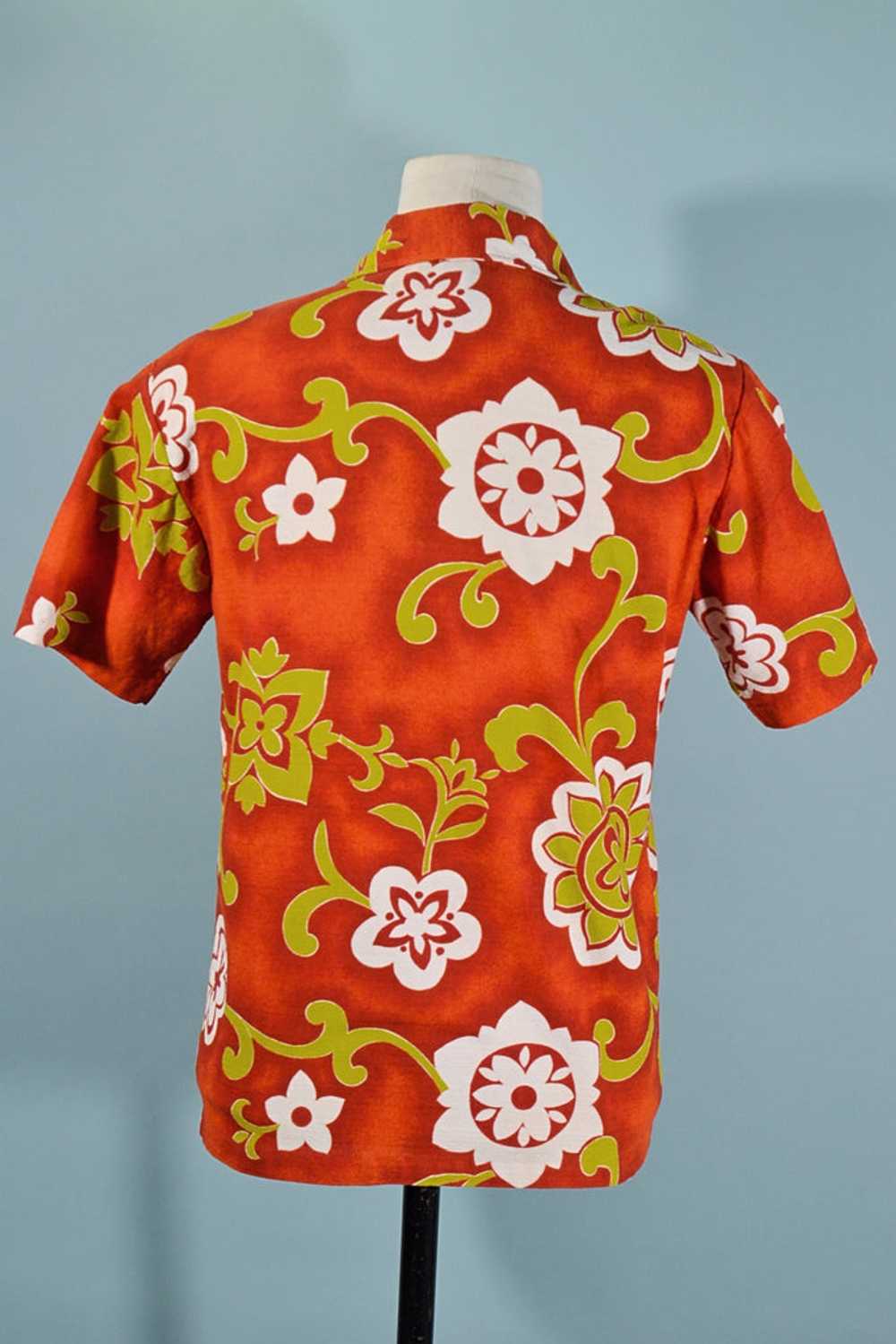 Vintage 70s Hawaiian Aloha Shirt, Bold Floral Pri… - image 7