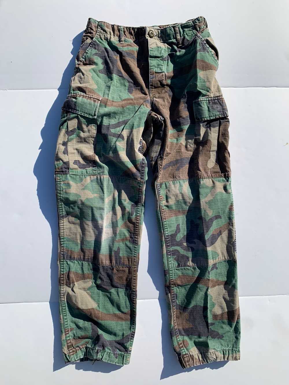 Camouflage green cargos for men