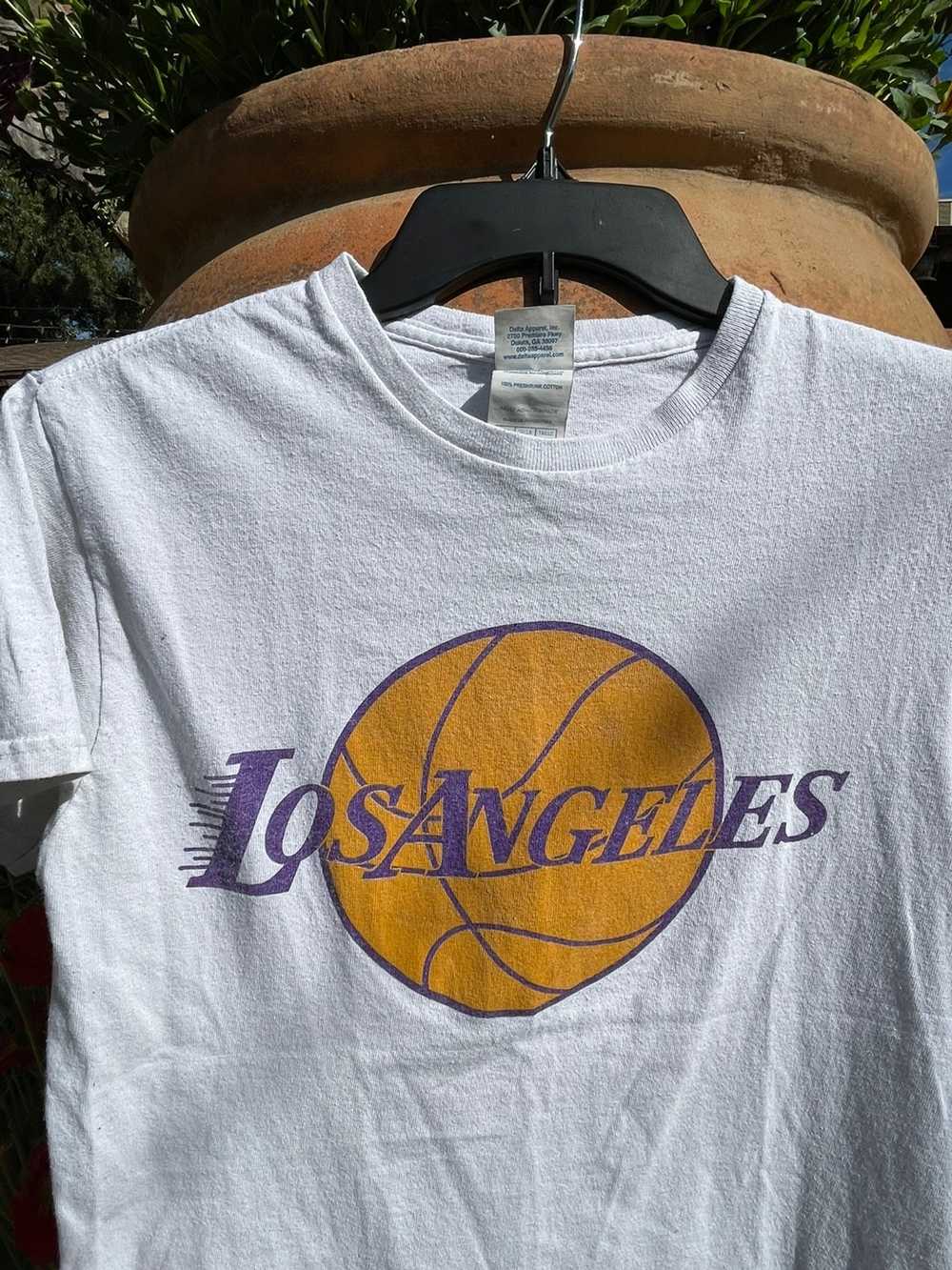 L.A. Lakers × Lakers × Vintage Vintage lakers tsh… - image 2