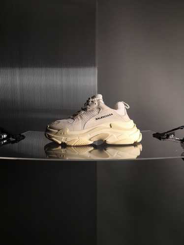 Balenciaga Balenciaga Triple S White Leather & Mes