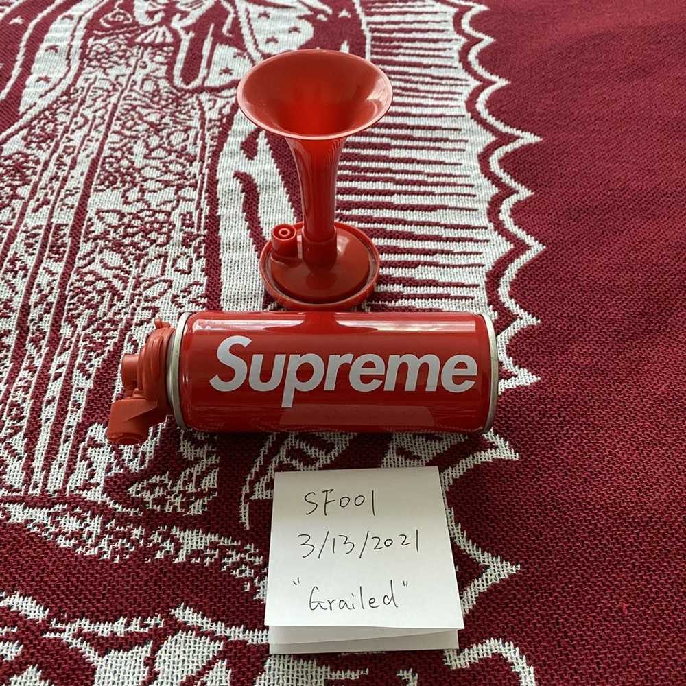 Supreme Used FW15 Supreme Air Horn Red Box Logo Acces… - Gem