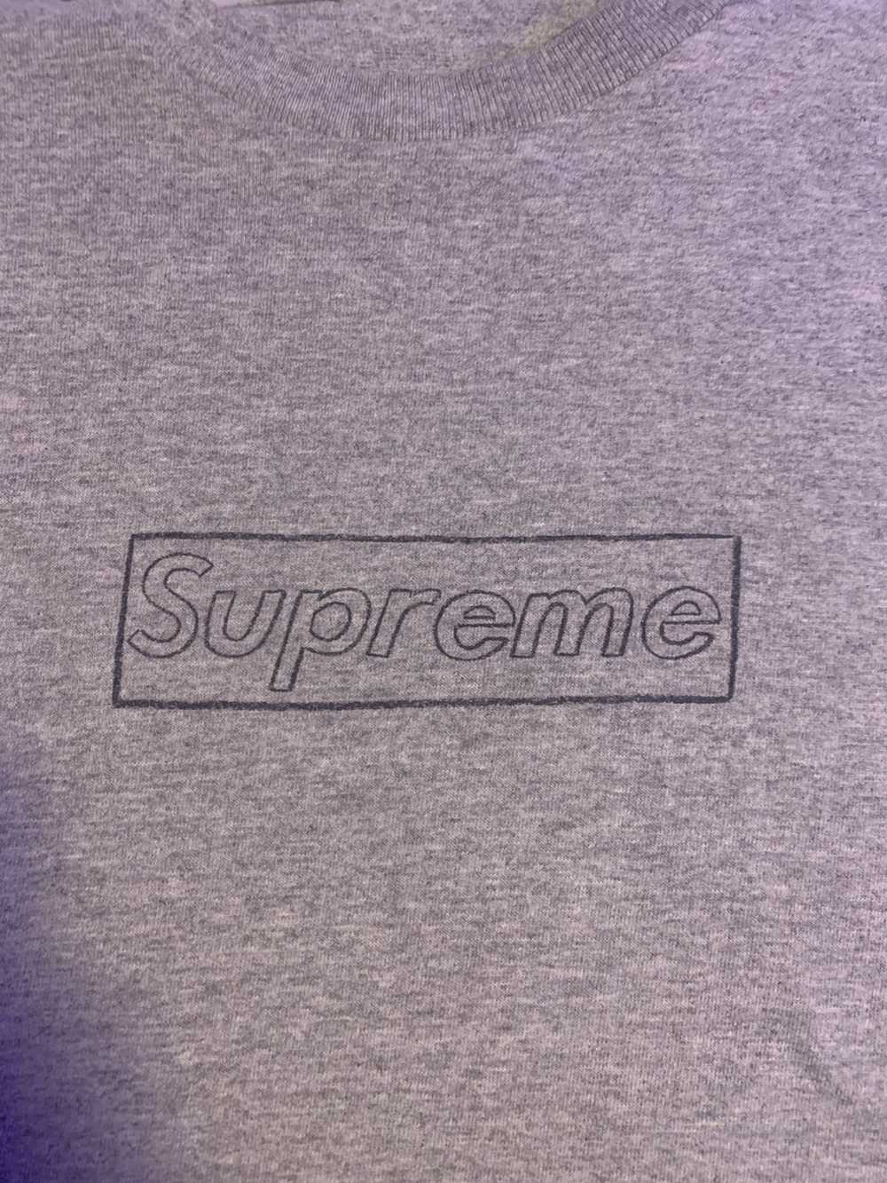 Supreme Supreme X Kaws Box Logo Tee Grey Size Med… - image 2