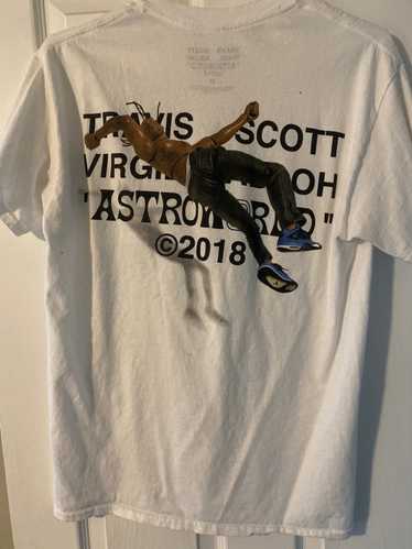 Heated Sneaks on X: Travis Scott (@trvisxx) in Supreme x Louis Vuitton (LV)  ➖Box Logo Shirt ➖Sunglasses ➖Belt ➖Sandals    / X