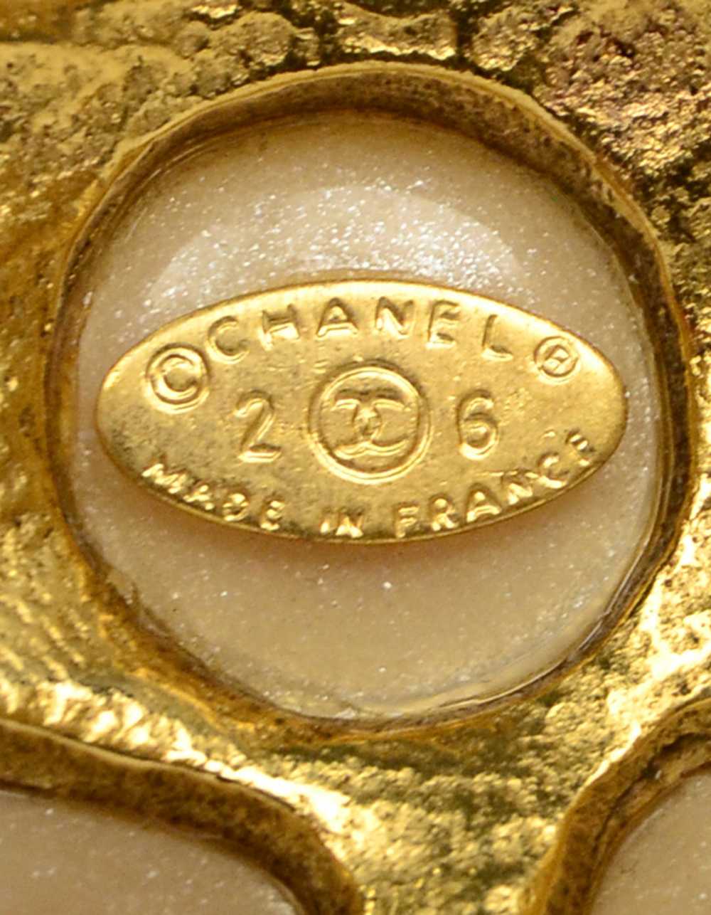 Chanel Vintage Geometric Faux Pearl Cuff - image 4