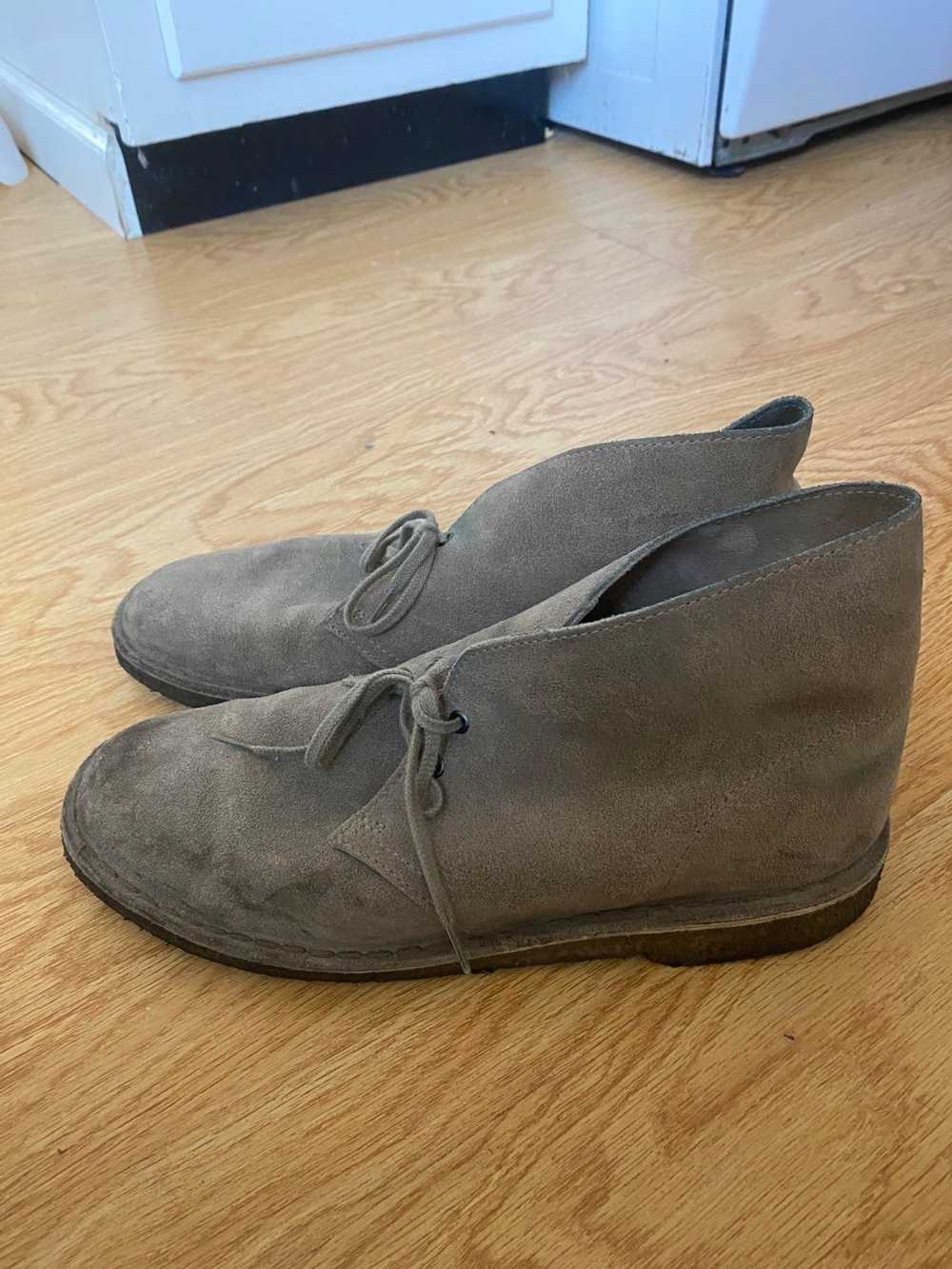 Clarks desert cheap boots distressed taupe