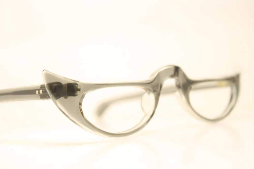 Unused Gray Vintage Cat Eye Reading Glasses NOS - image 3