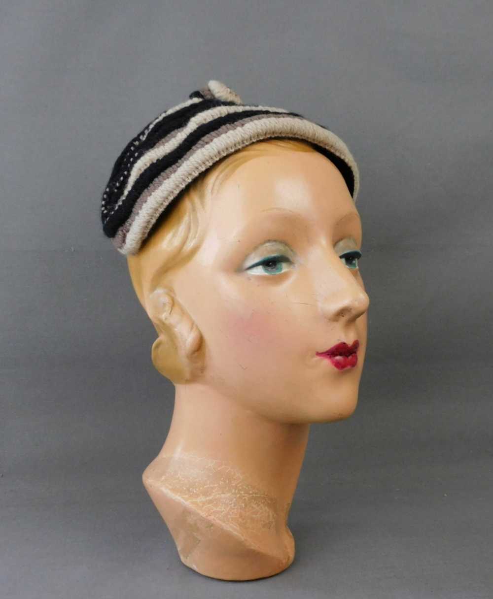Vintage Black & Beige Yarn Hat 1950s Band, fits a… - image 2