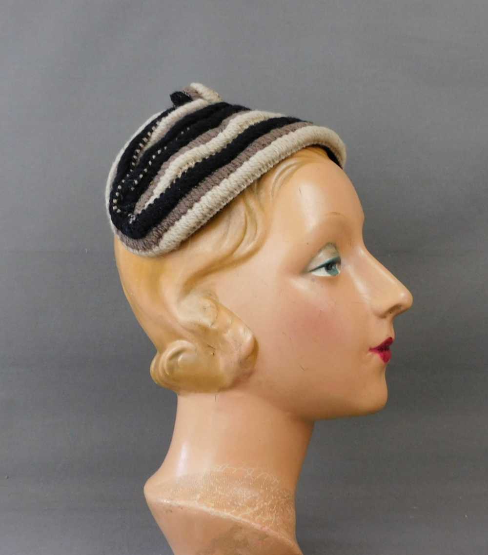 Vintage Black & Beige Yarn Hat 1950s Band, fits a… - image 5