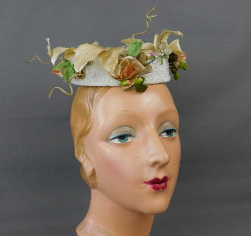 Vintage Floral Topper Hat 1960s Ivory Pillbox, Ha… - image 2
