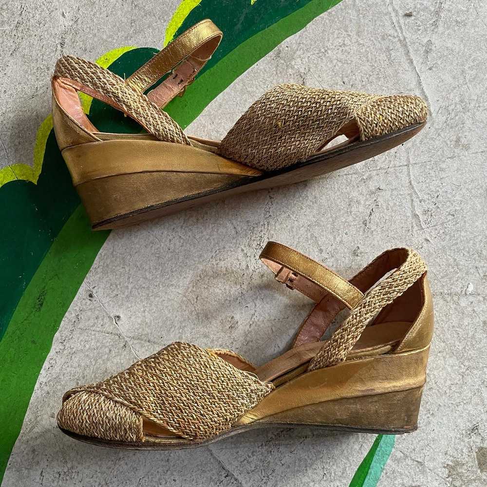 Late 30s early 40s Gold woven platform wedges - image 3