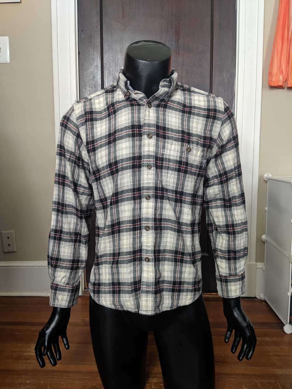 Woolrich Woolen Mills Grey and red plaid flannel … - image 1