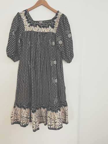 70s Black and Cream Puff Sleeve Dress - image 1