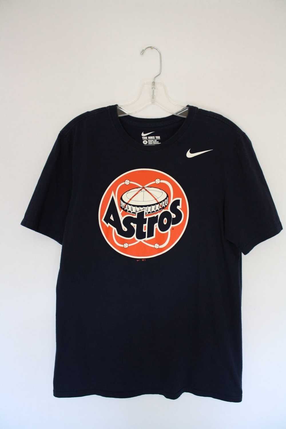 XユーザーのHouston Astrosさん: 「The Gold Rush is HERE! Come to the #Astros Team  Store to be the first to get your gold gear. We'll be open until 11:59pm!    / X