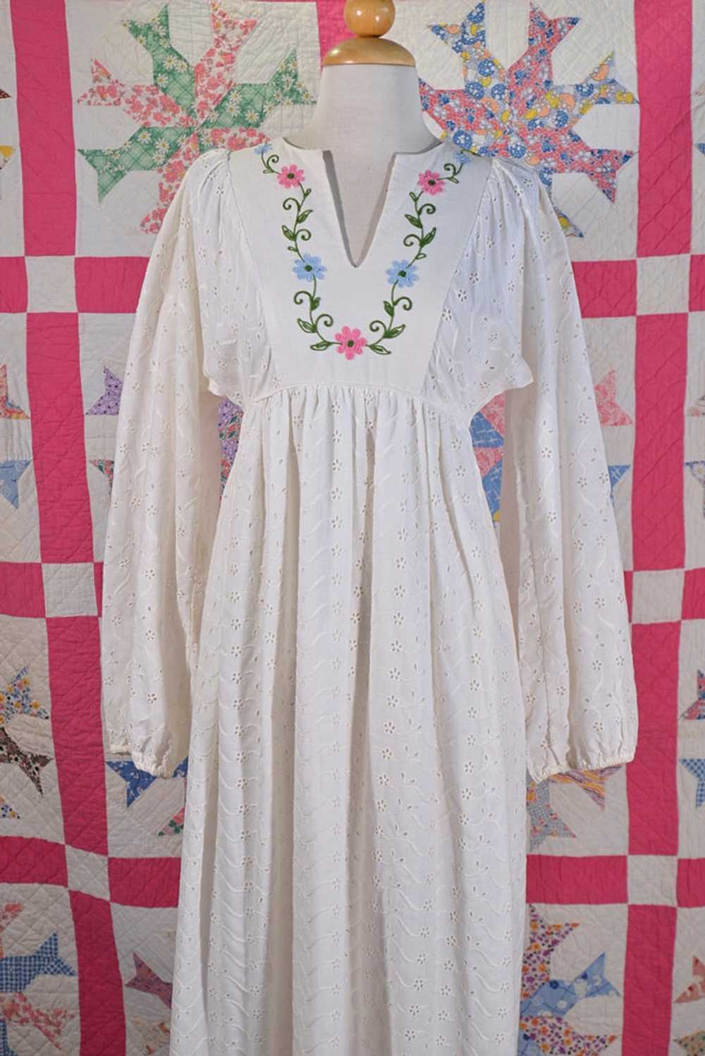 60s/70s White Lace Maxi Dress Embroidered Details… - image 1