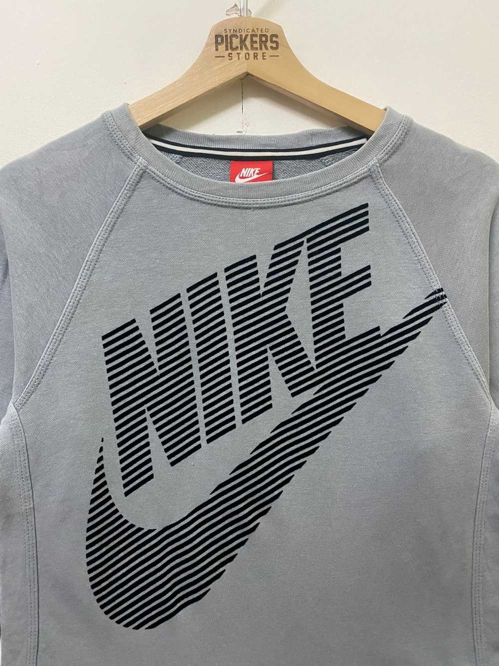 Nike × Streetwear Nike Kids Bigswoosh Spellout sw… - image 3