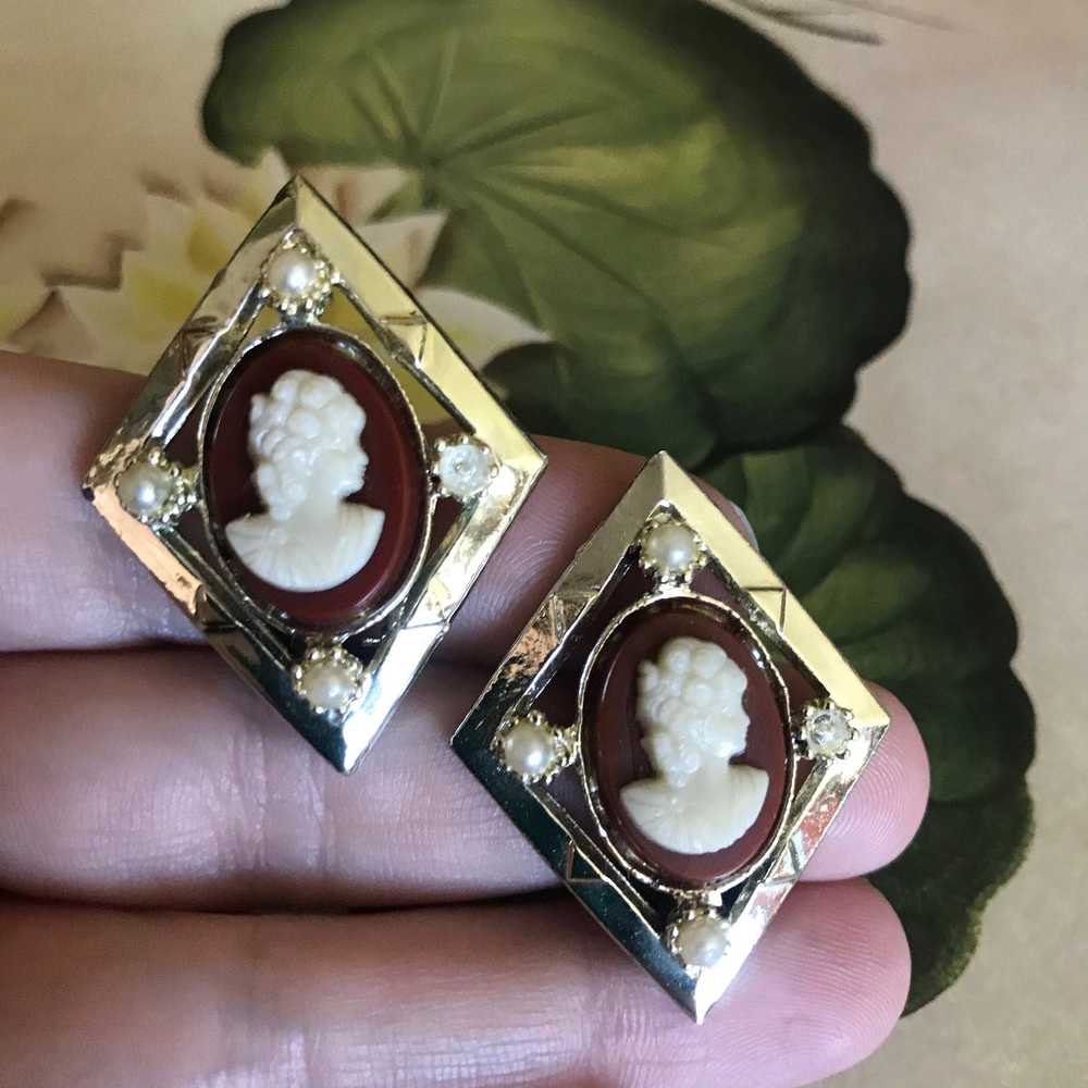 Sarah Coventry Cameo Clip Earrings - image 1