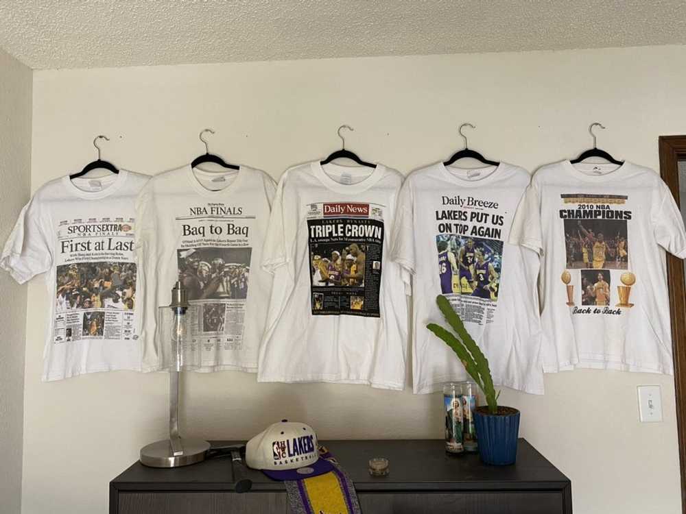 L.A. Lakers Kobe Bryant’s 5 championship newspape… - image 1