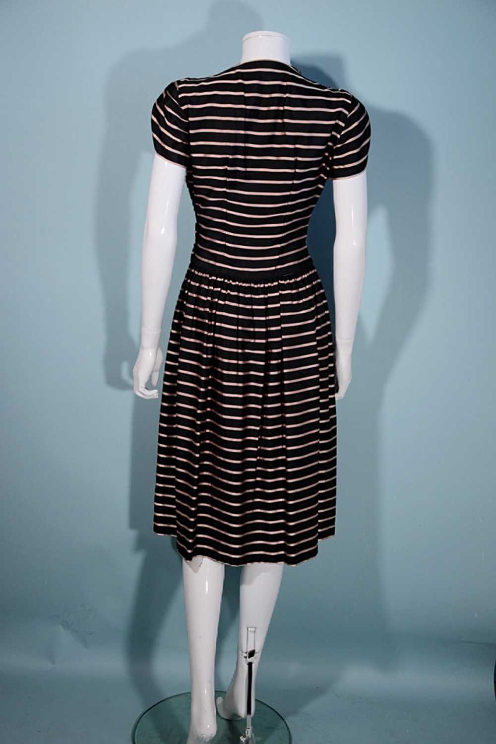 Vintage 40s Black/Pink Party Dress, Short Petal S… - image 11