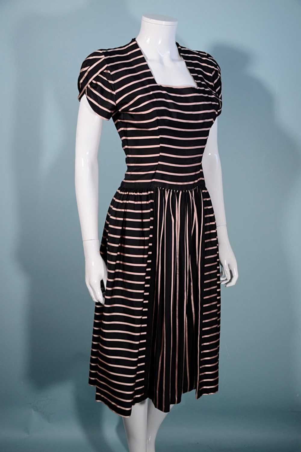 Vintage 40s Black/Pink Party Dress, Short Petal S… - image 4