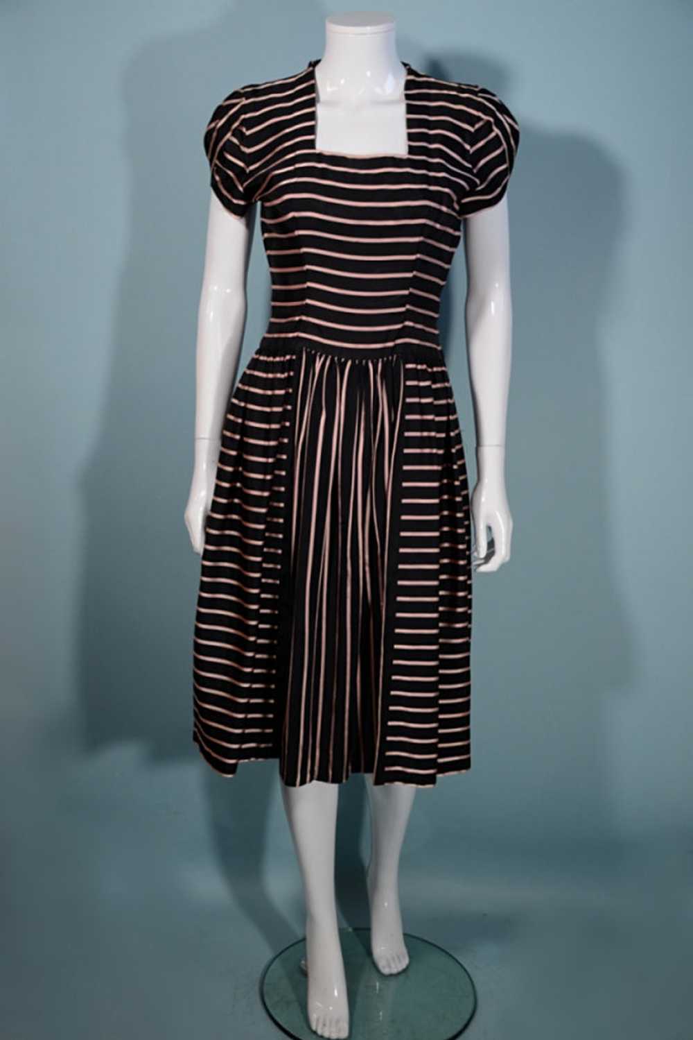Vintage 40s Black/Pink Party Dress, Short Petal S… - image 7