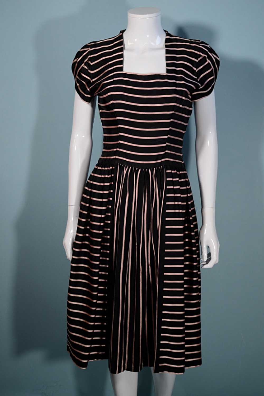 Vintage 40s Black/Pink Party Dress, Short Petal S… - image 8