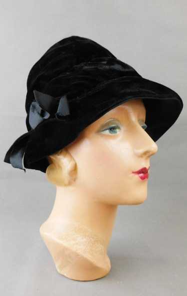 Vintage Black Velvet Bucket Hat 1960s, 22 inch hea
