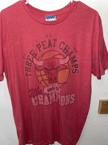 Vintage Chicago bulls 1993 “three peat” t shirt