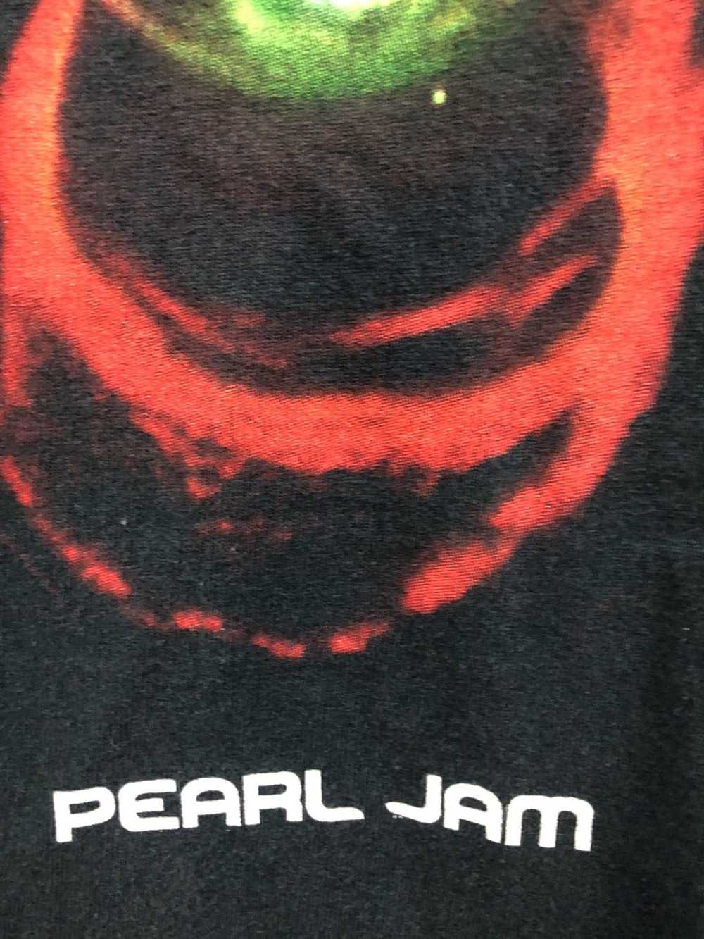 Band Tees × Vintage Vintage 00’s Pearl Jam “Binau… - image 5