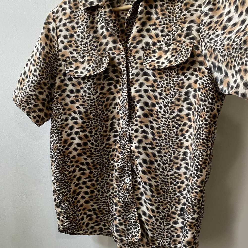 Vintage TRUFFLES size L leopard print button down… - image 2