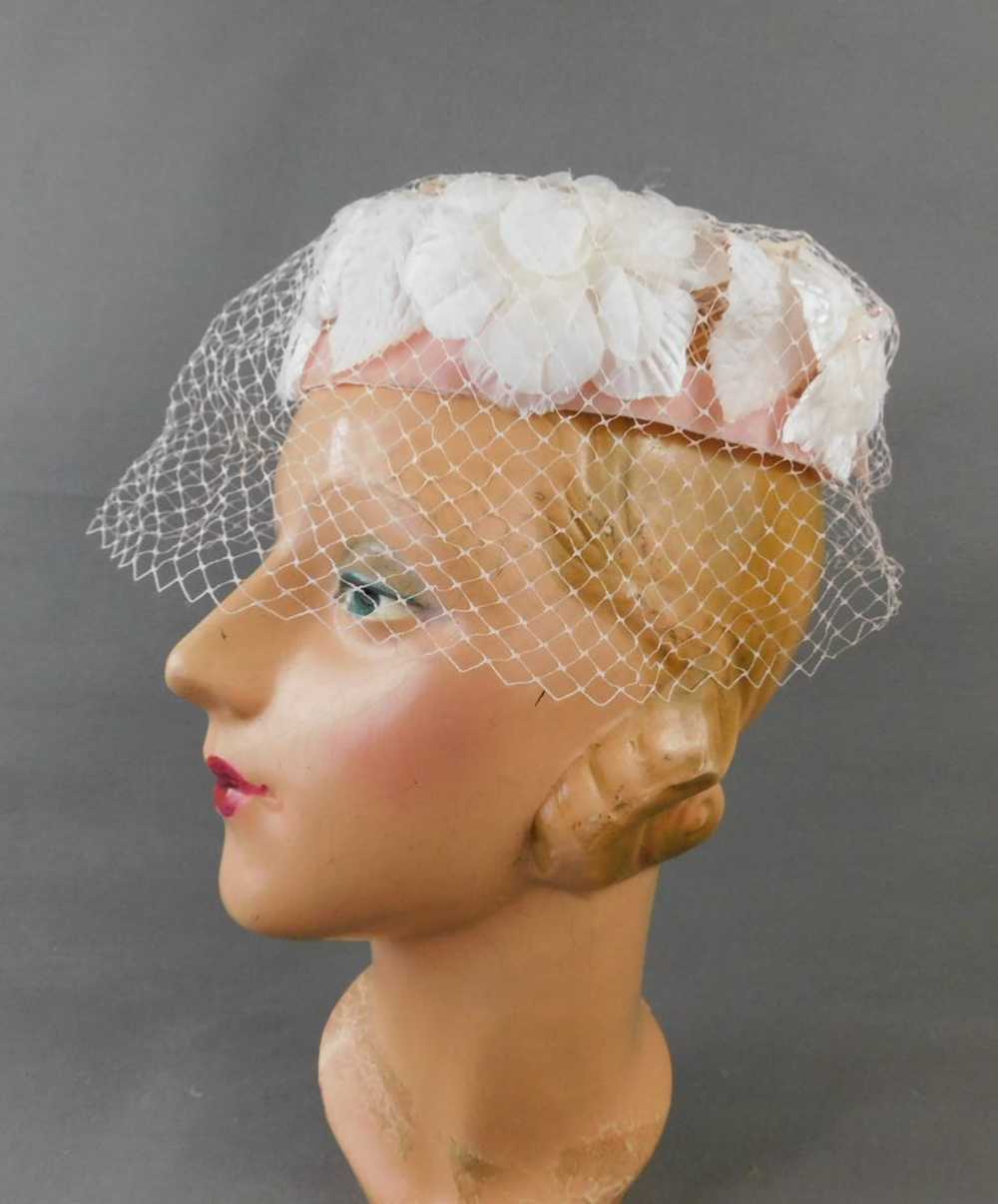 Vintage White & Pale Pink Flowers Hat 1960s Pillb… - image 6